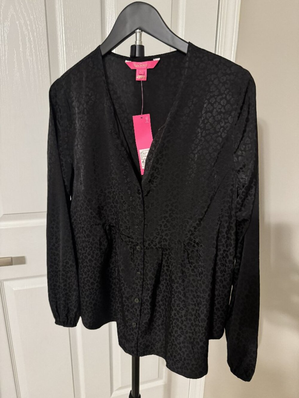 Lilly Pulitzer Hensley top blouse black leopart jacquard pattern